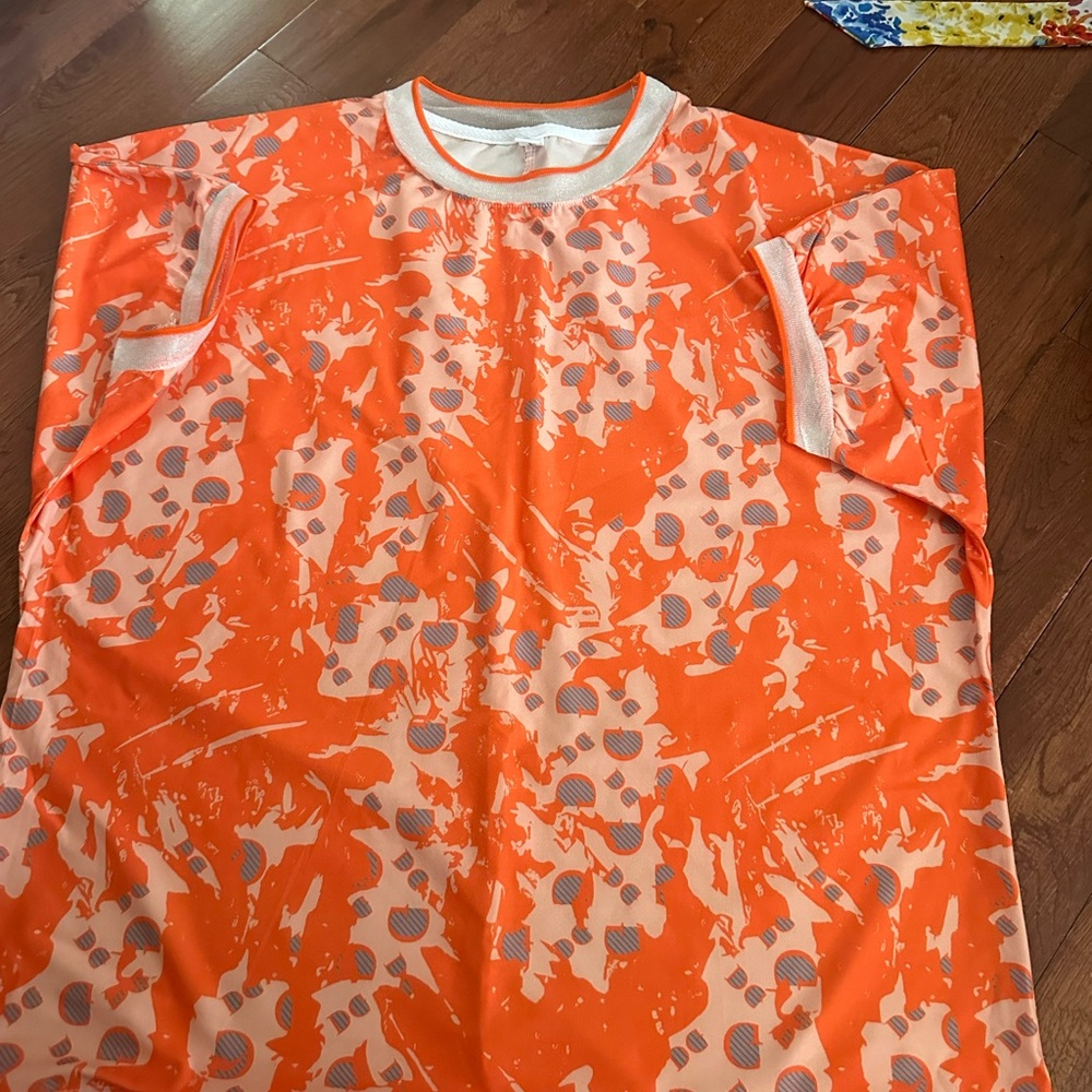 Xinyetong t-shirt